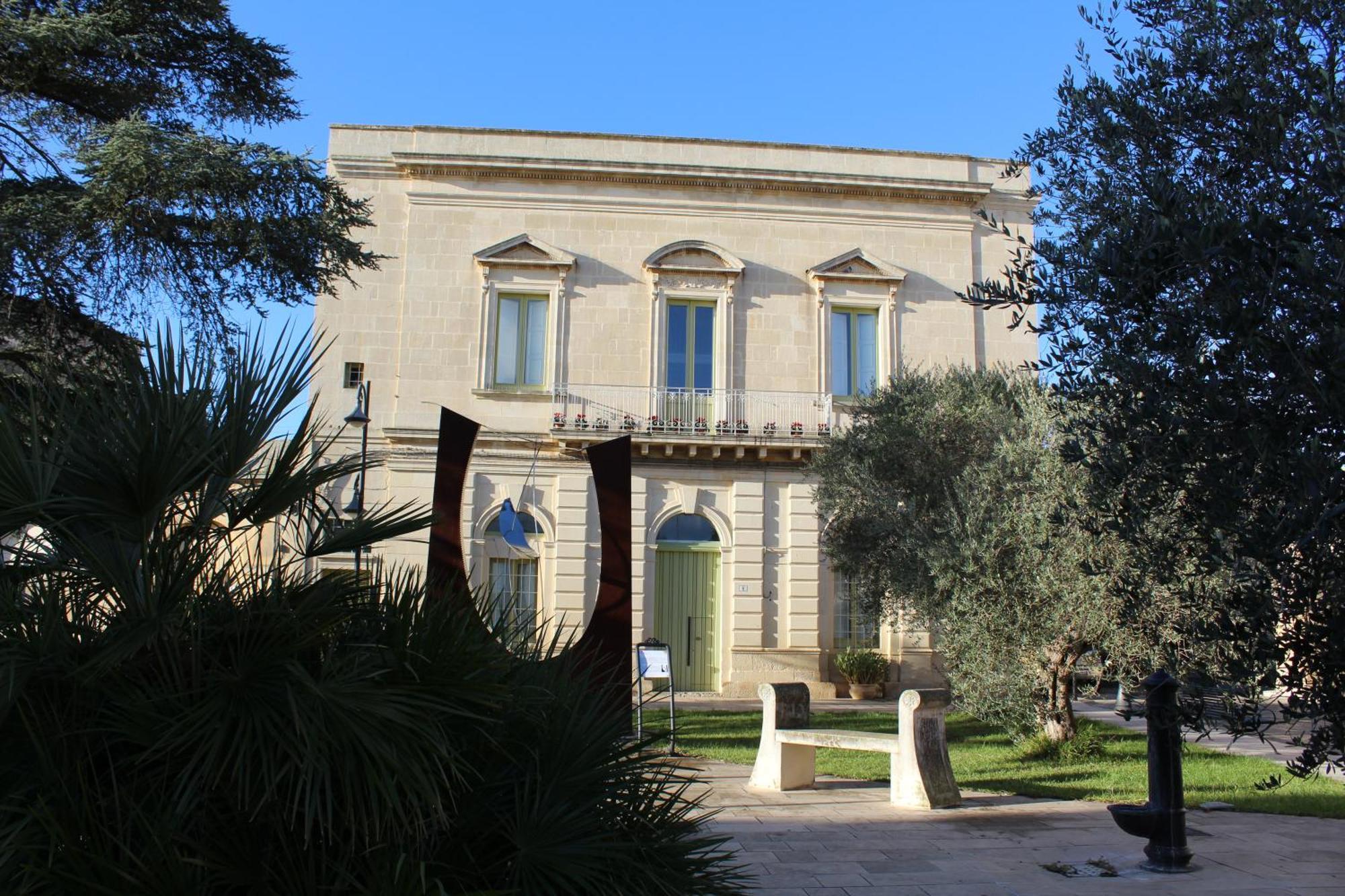 Palazzo Mandurino Luxury Relais Bed & Breakfast Zollino Exterior photo
